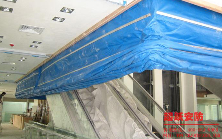 2013.11.21臨縣陽府井超市楊經(jīng)理選用山西超躍雙軌無機(jī)布防火卷簾 2013.11.21臨縣陽府井超市楊經(jīng)理選用山西超躍雙軌無機(jī)布防火卷簾