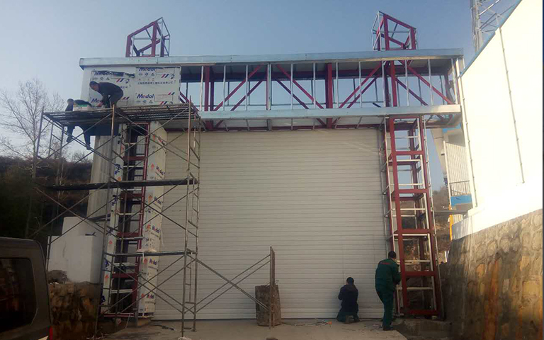 11月4日陽(yáng)泉市舊街鄉(xiāng)陽(yáng)窯村保安煤礦瓦斯電廠安裝卷簾門 11月4日陽(yáng)泉市舊街鄉(xiāng)陽(yáng)窯村保安煤礦瓦斯電廠安裝卷簾門