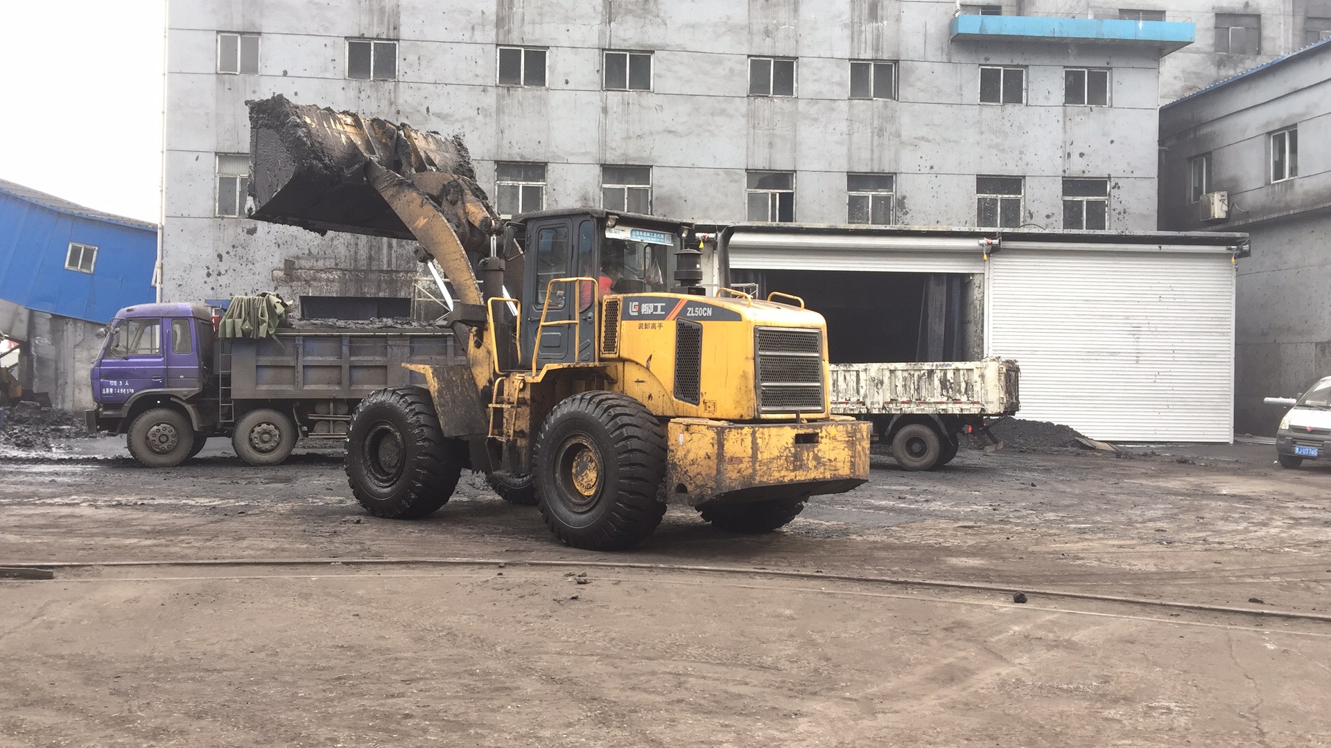 2018年12月13日東泰聚盆煤業(yè)卷簾門案例 2018年12月13日東泰聚盆煤業(yè)卷簾門案例