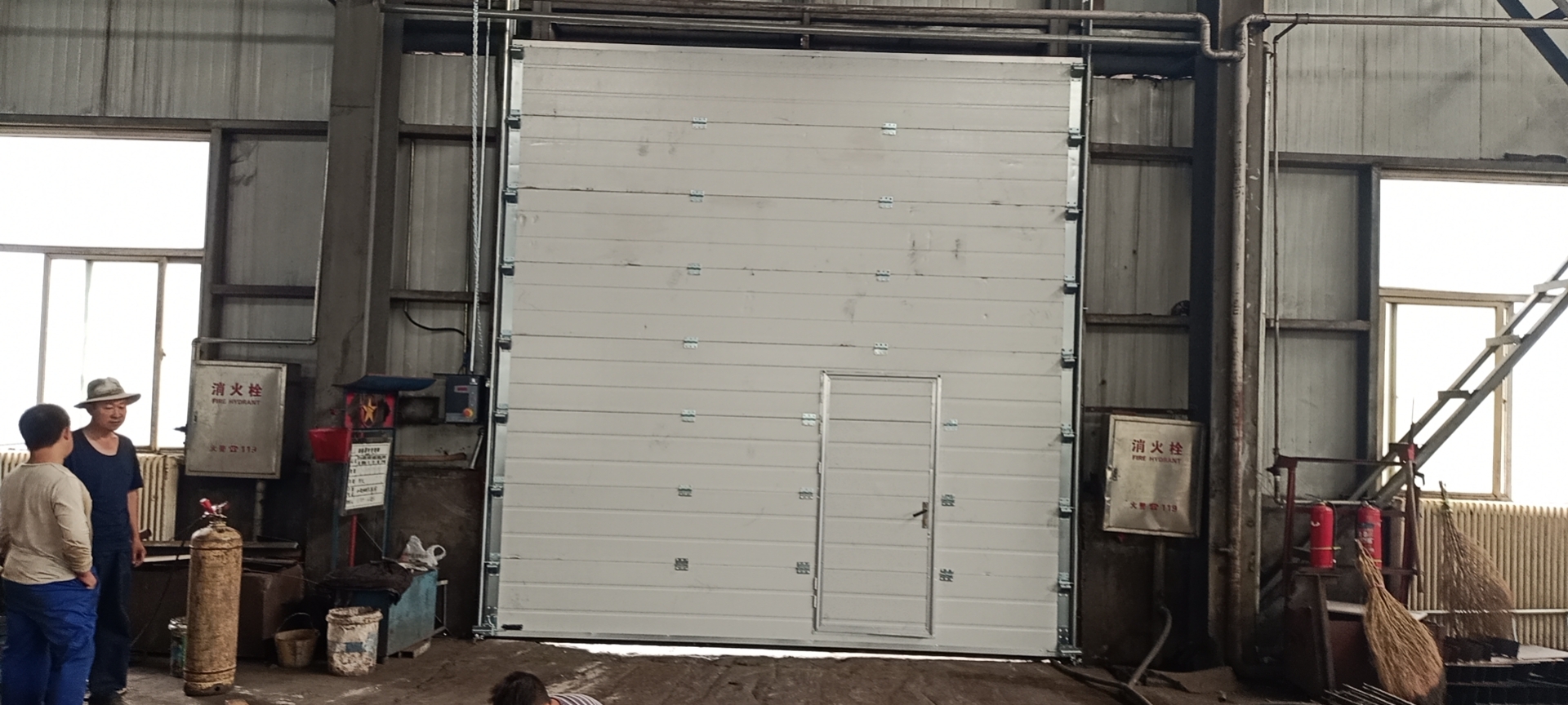 2020離石永寧煤業(yè)有限公司提升門安裝現(xiàn)場